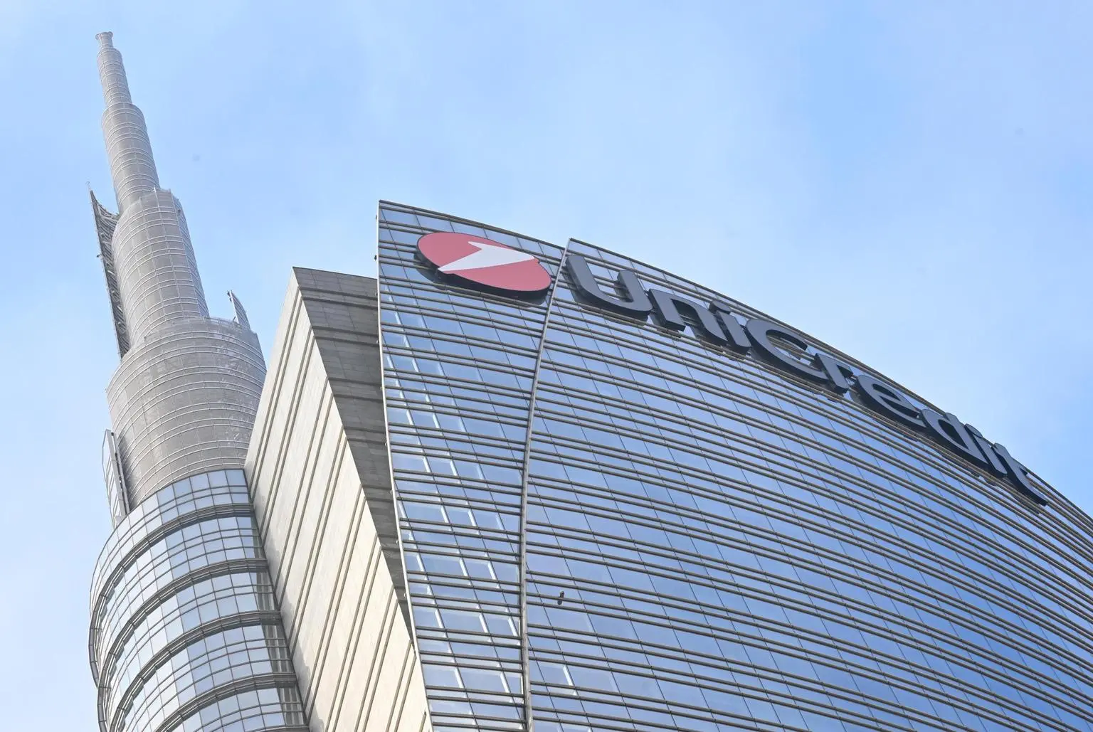 Unicredit, ricevuto ok dall'Ue, da lunedì riparte l'ops