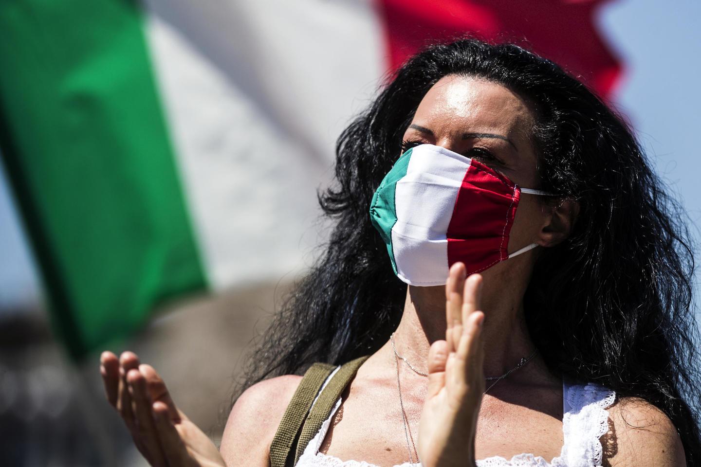Covid esplode da Quotidiano.net Covid esplode lo scandalo mascherine cinesi contraffatte Fdl punta il dico contro il governo Conte