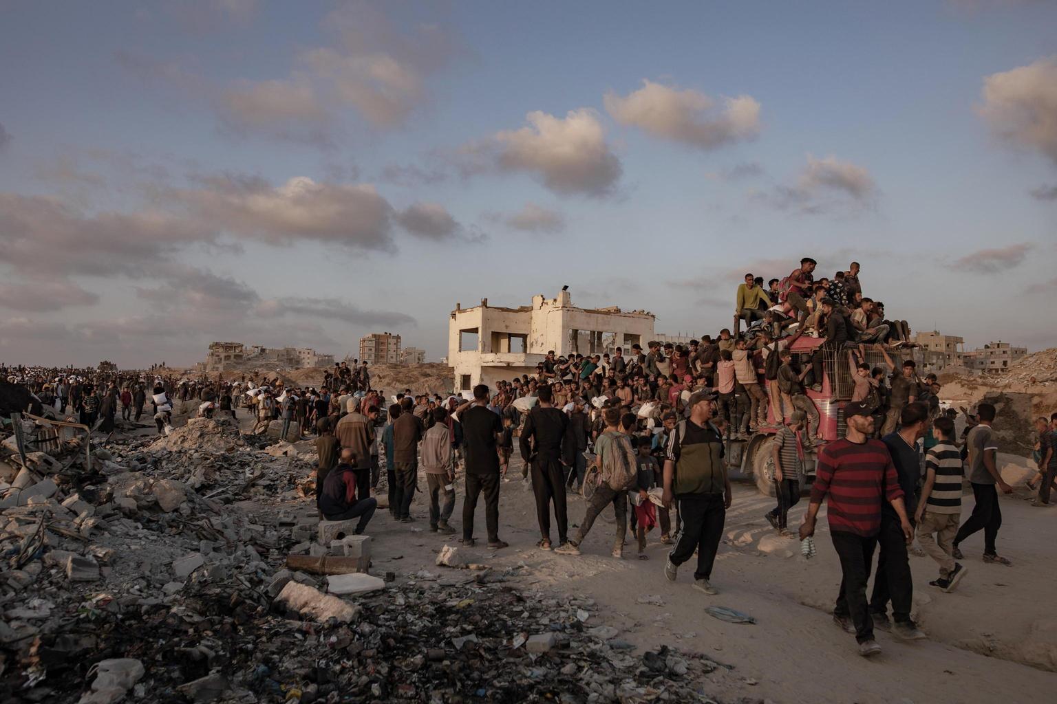 gaza 18 morti nei bombardamenti israeliani 15 presso sito di aiuti