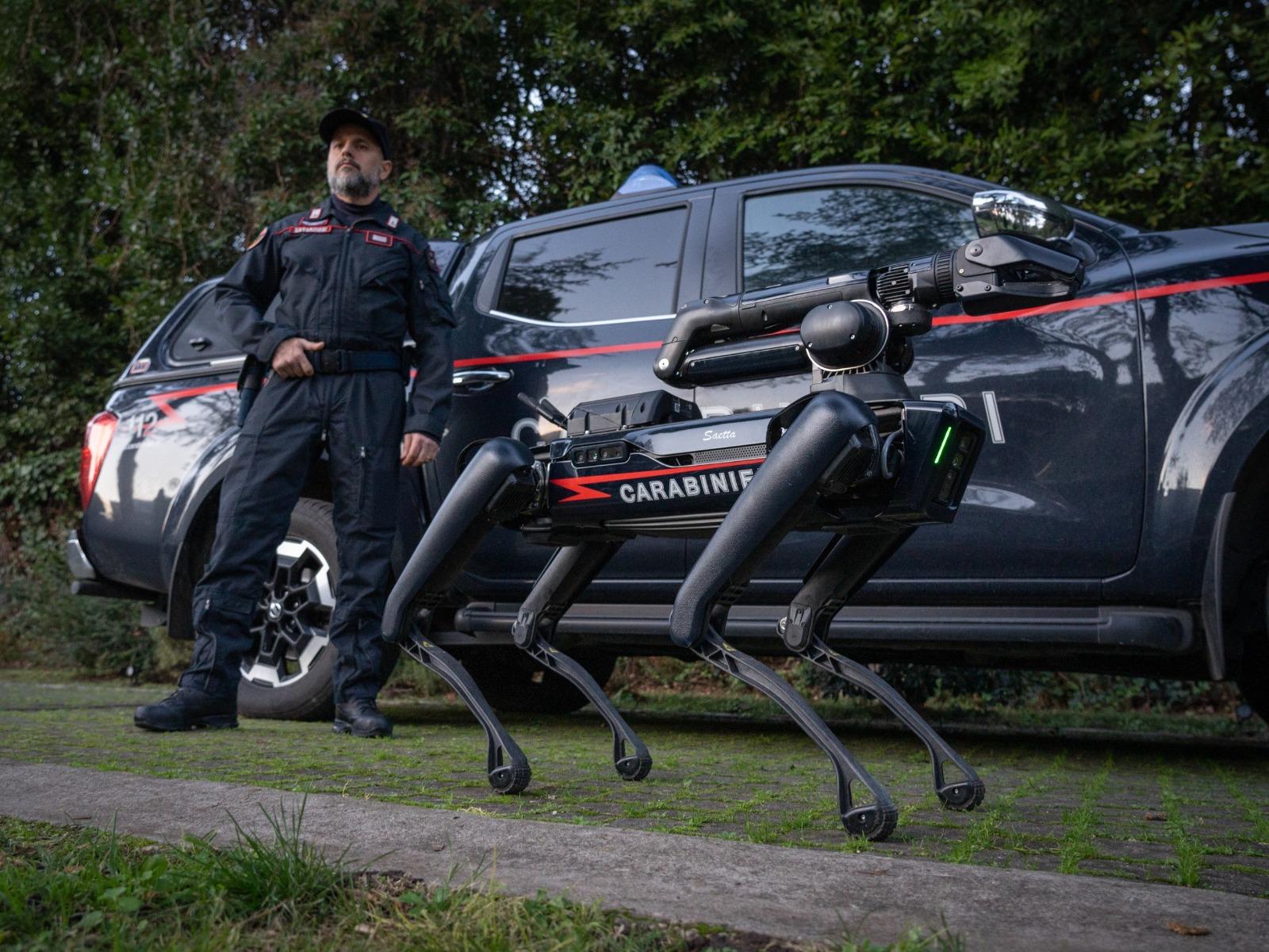 Saetta il cane robot dei carabinieri. Cosa può fare e quanto costa