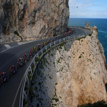 Giro d’Italia, la tappa fra Toscana e Liguria. Orari e divieti, scuole chiuse in anticipo