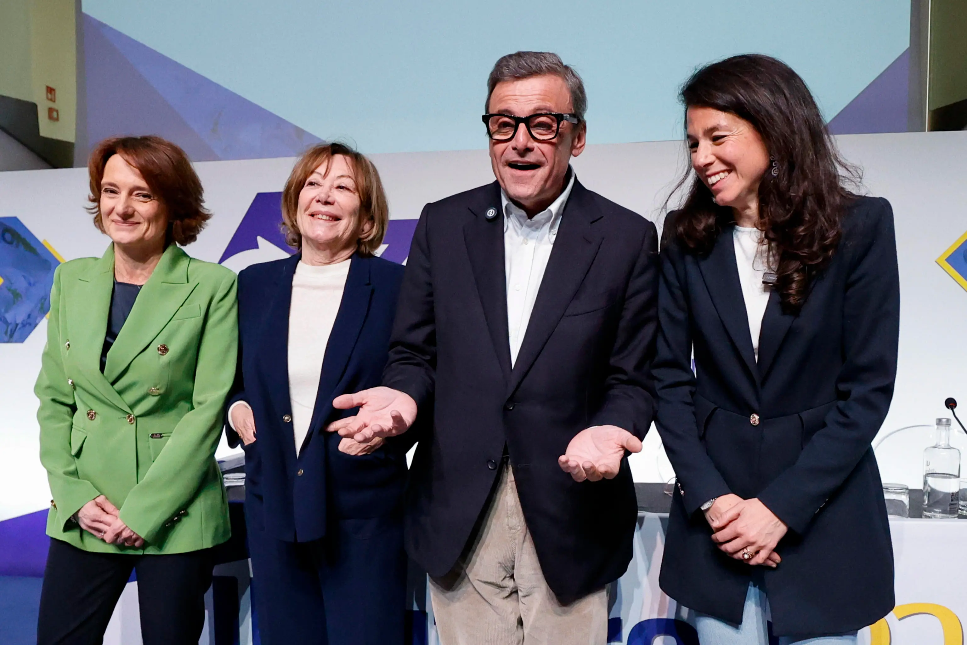 La coalizione di Calenda, il leader di Azione lancia i ’volenterosi’. “Noi con Forza Italia e parte del Pd”