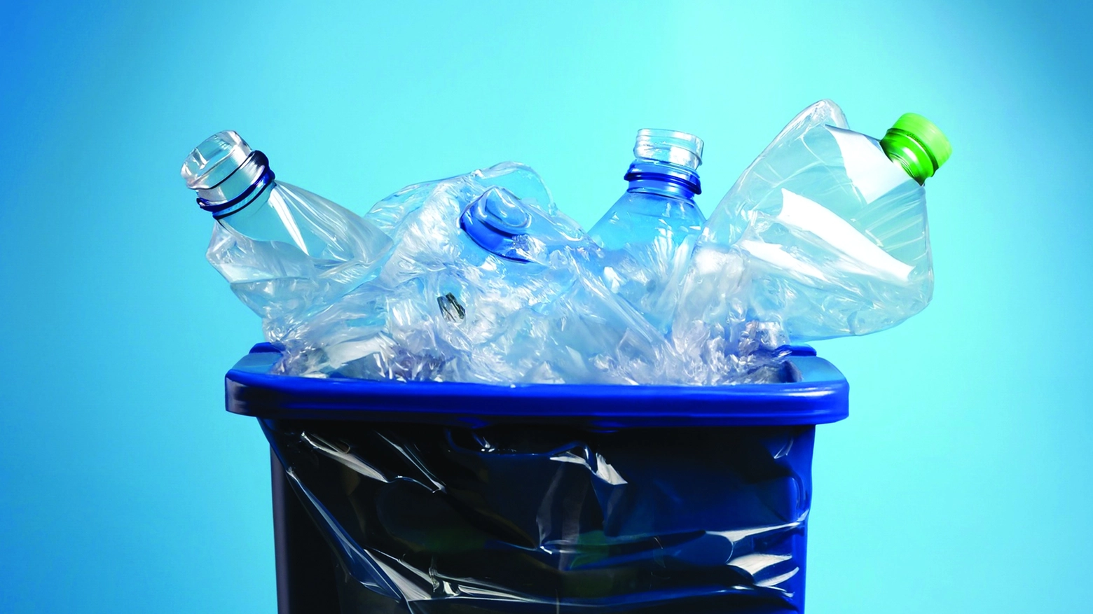 I Paesi dell’UE dovranno raccogliere  e riciclare il 77% di plastica entro il 2025