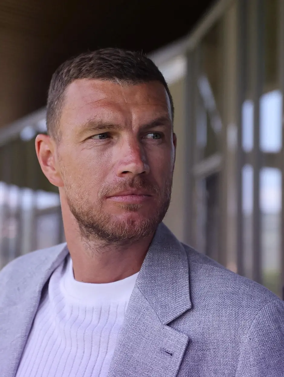 Fiorentina, Edin Dzeko al Viola Park. Finiti i test medici