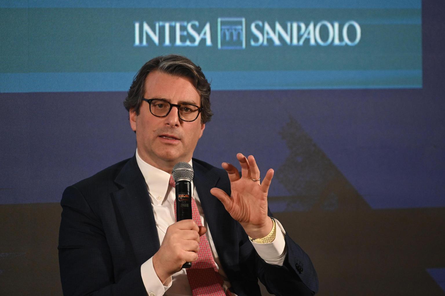 Intesa supporta le imprese con 10 miliardi per l Intesa supporta le imprese con 10 miliardi per l