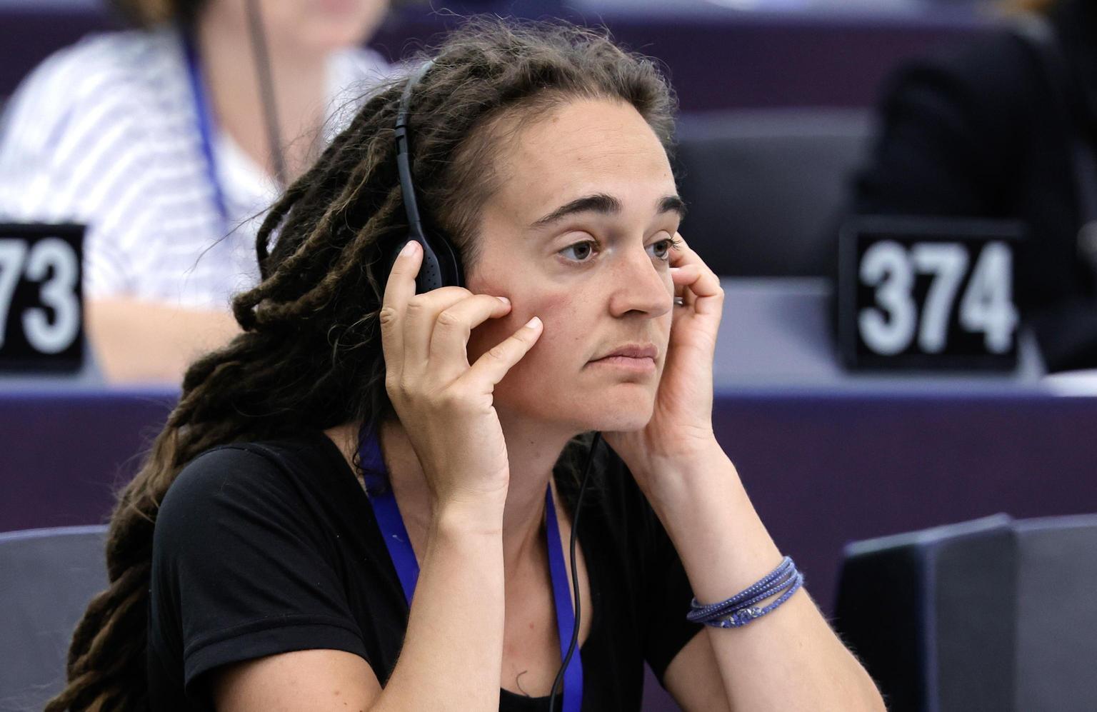 Carola Rackete si dimette da europarlamentare Carola Rackete si dimette da europarlamentare
