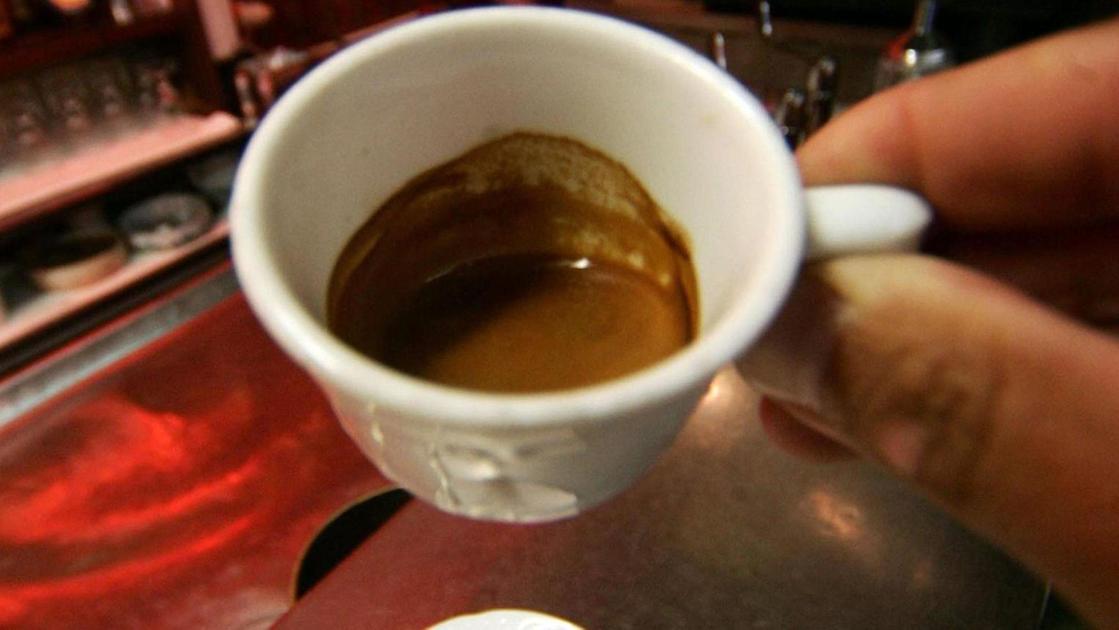 Rischio rincari caffè, prezzo medio al bar sfiora 1,20 euro