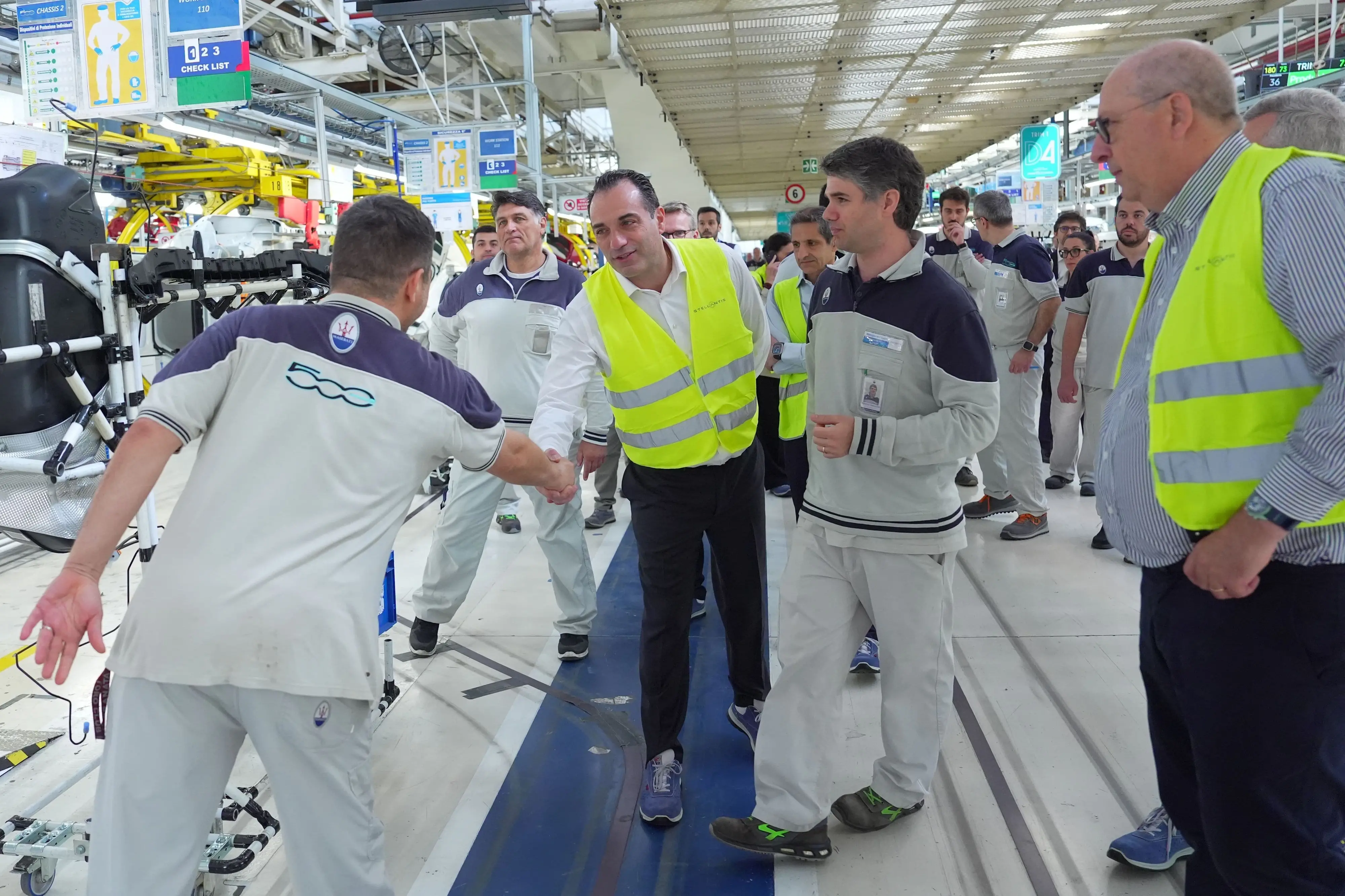 Stellantis, Filosa visita Mirafiori e incontra John Elkann