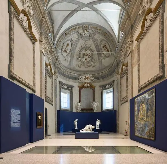 Un viaggio introspettivo con lo specchio dell’artista