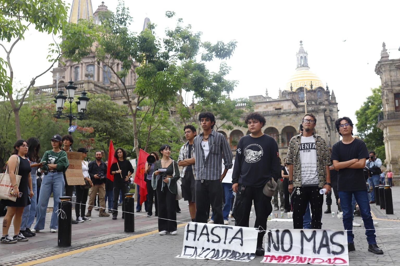 messico trovati 215 sacchi con resti umani a guadalajara