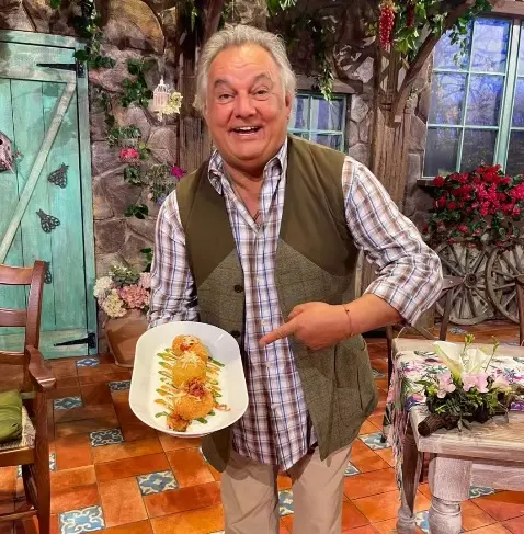 Chi è Alfio Bottaro, nel cast di ‘È sempre mezzogiorno’