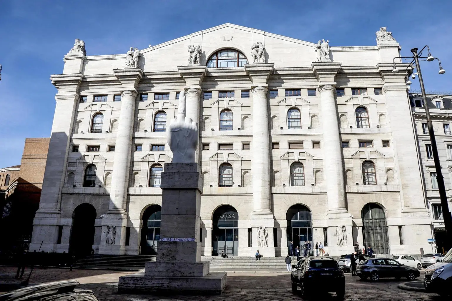Piazza Affari in lieve rialzo: Ftse Mib a +0,1%, brillano Stm e Saipem