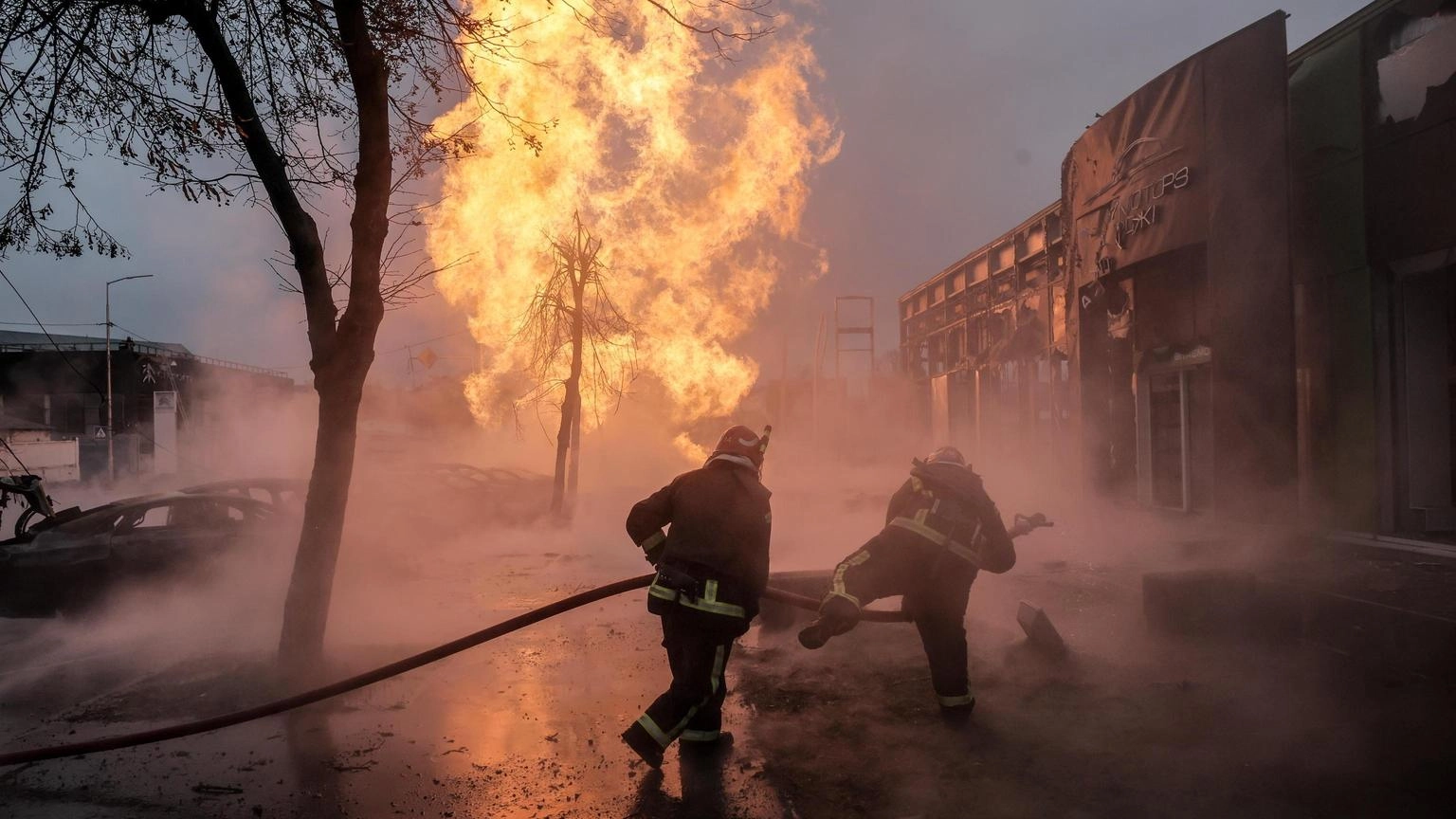 Ucraina: esplosioni nel centro di Kiev, incendi