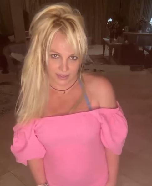 Britney Spears allarma nuovamente i fan: perché e cosa è successo