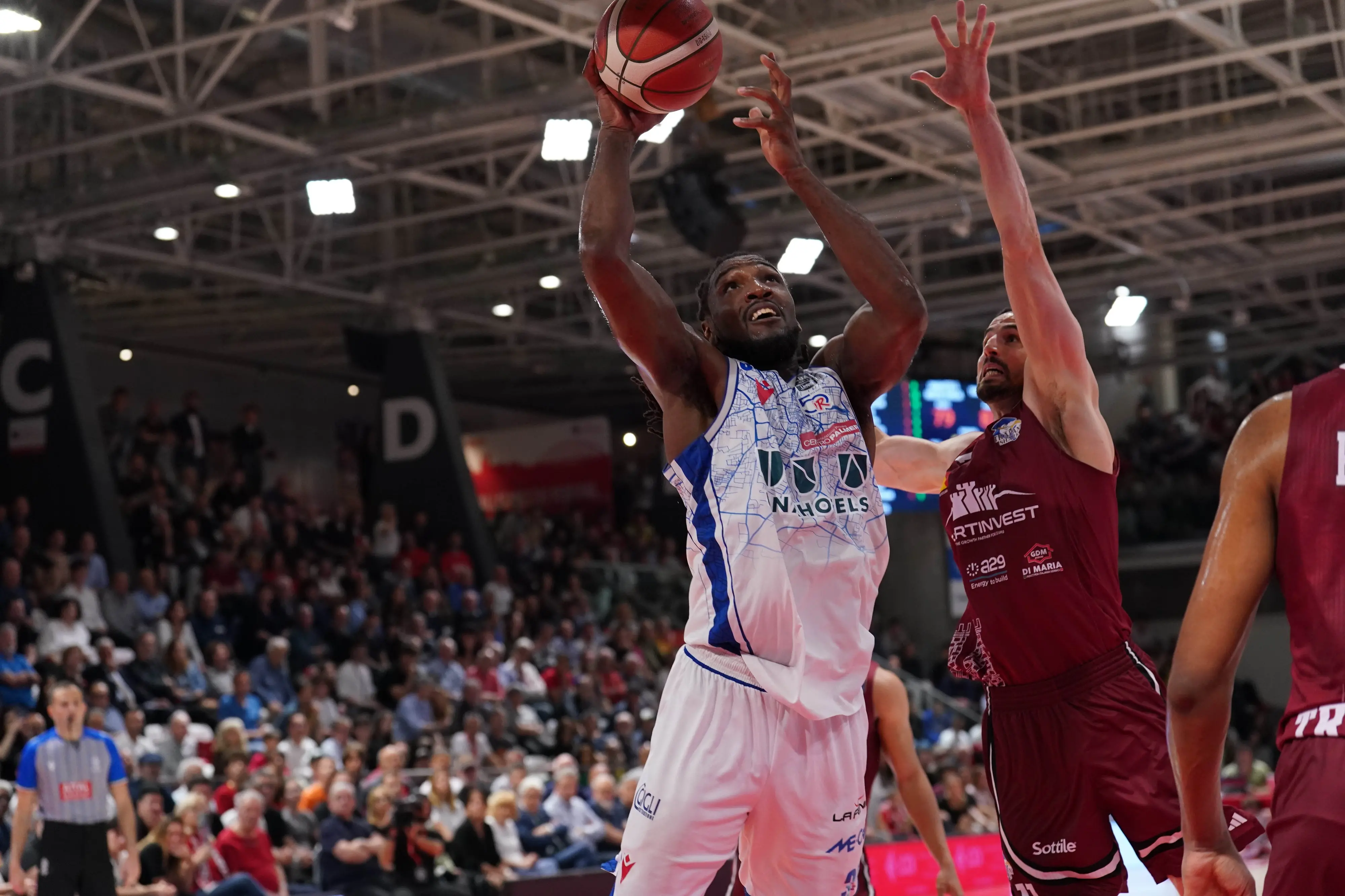 Basket, playoff Serie A: Trapani prima semifinalista. Milano e Brescia sul 2-1