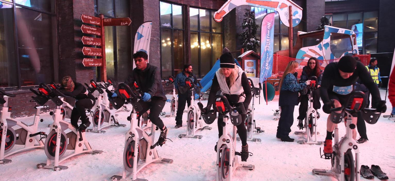La sfida estrema al caldo. Dubai si inventa la neve. Ma a pagare è il clima La sfida estrema al caldo. Dubai si inventa la neve. Ma a pagare è il clima