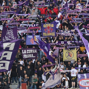 Fiorentina verso Atene, il diario: nove giorni alla finale. Biglietti ormai esauriti, le tappe viola