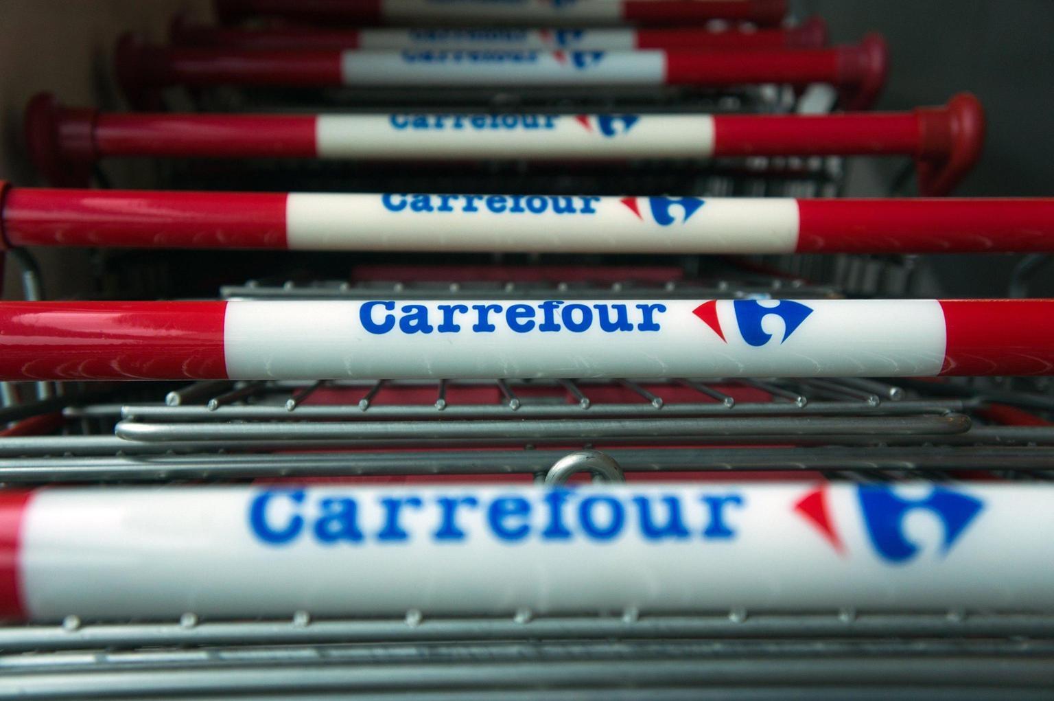 Carrefour, 175 esuberi nella sede centrale di Milano Carrefour, 175 esuberi nella sede centrale di Milano