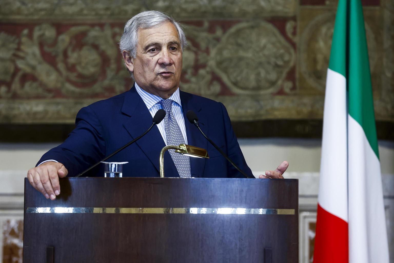 Tajani, c Tajani, c