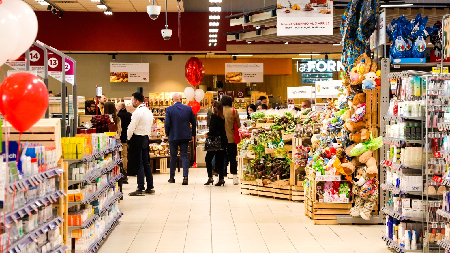 Serrande alzate in molti supermercati per il giorno di Pasquetta (Germogli)