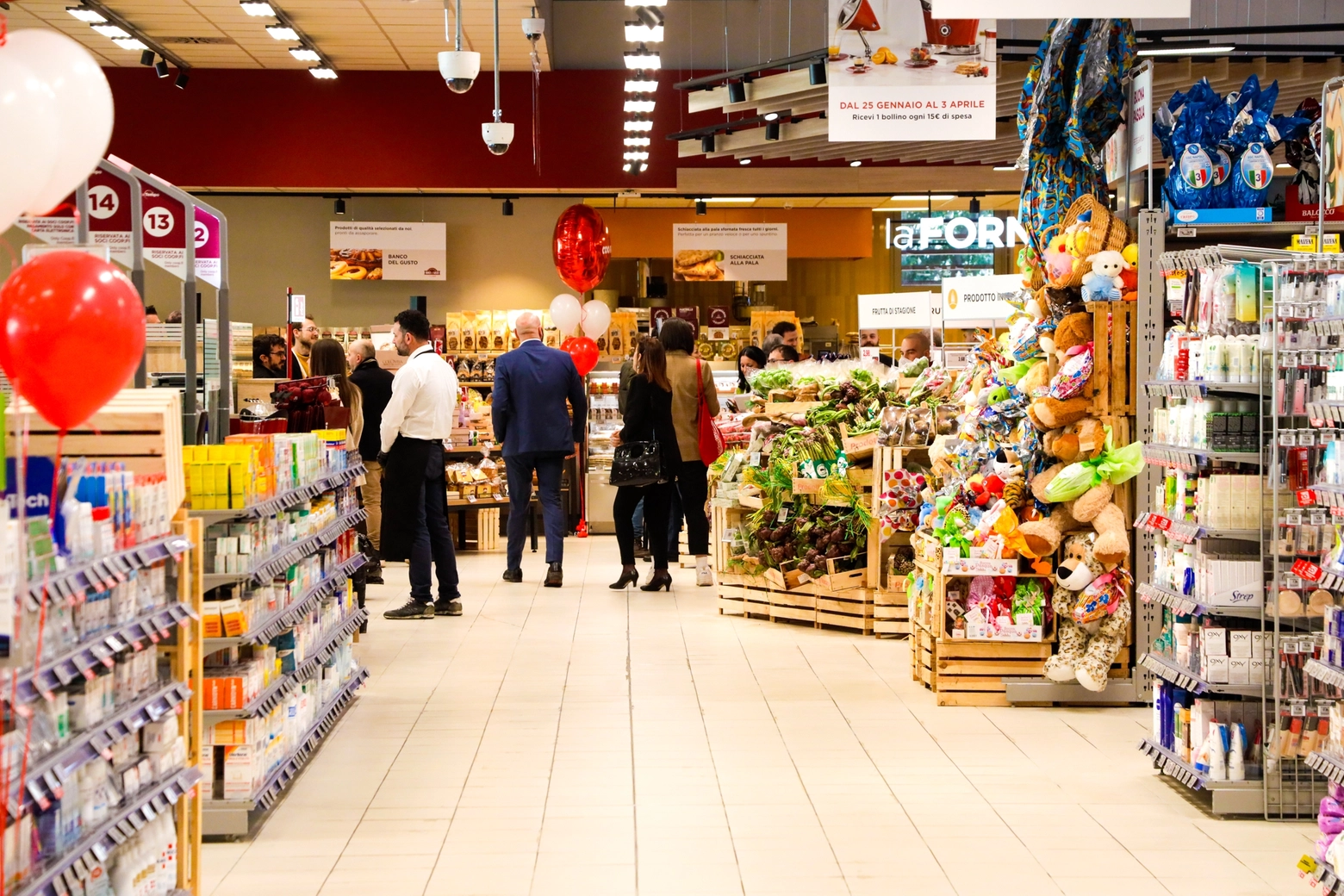 Serrande alzate in molti supermercati per il giorno di Pasquetta (Germogli)