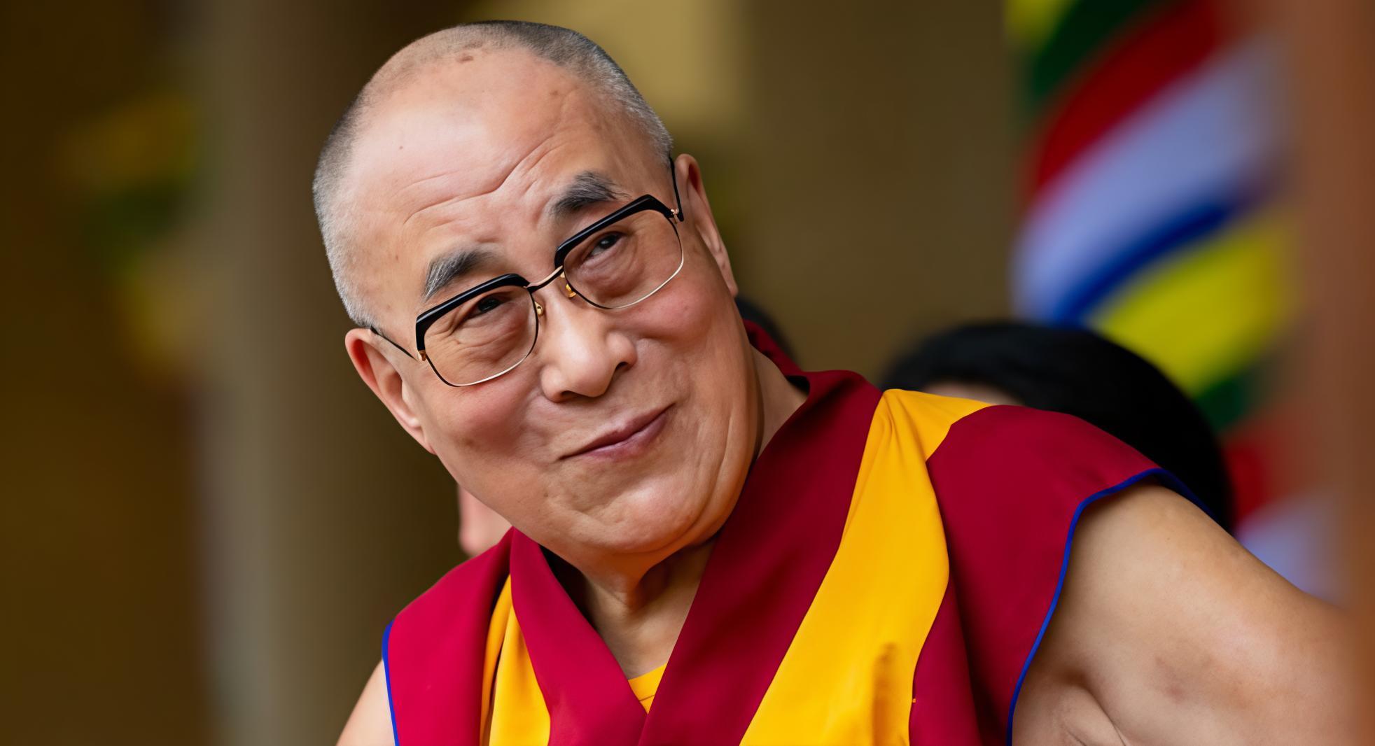 Dalai Lama, novant’anni per la felicità di tutti Dalai Lama, novant’anni per la felicità di tutti