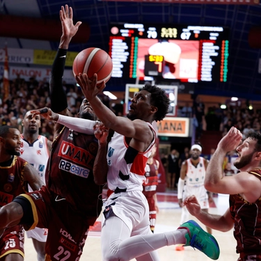 Basket, playoff Serie A: Venezia batte Reggio in gara 5 e vola in semifinale