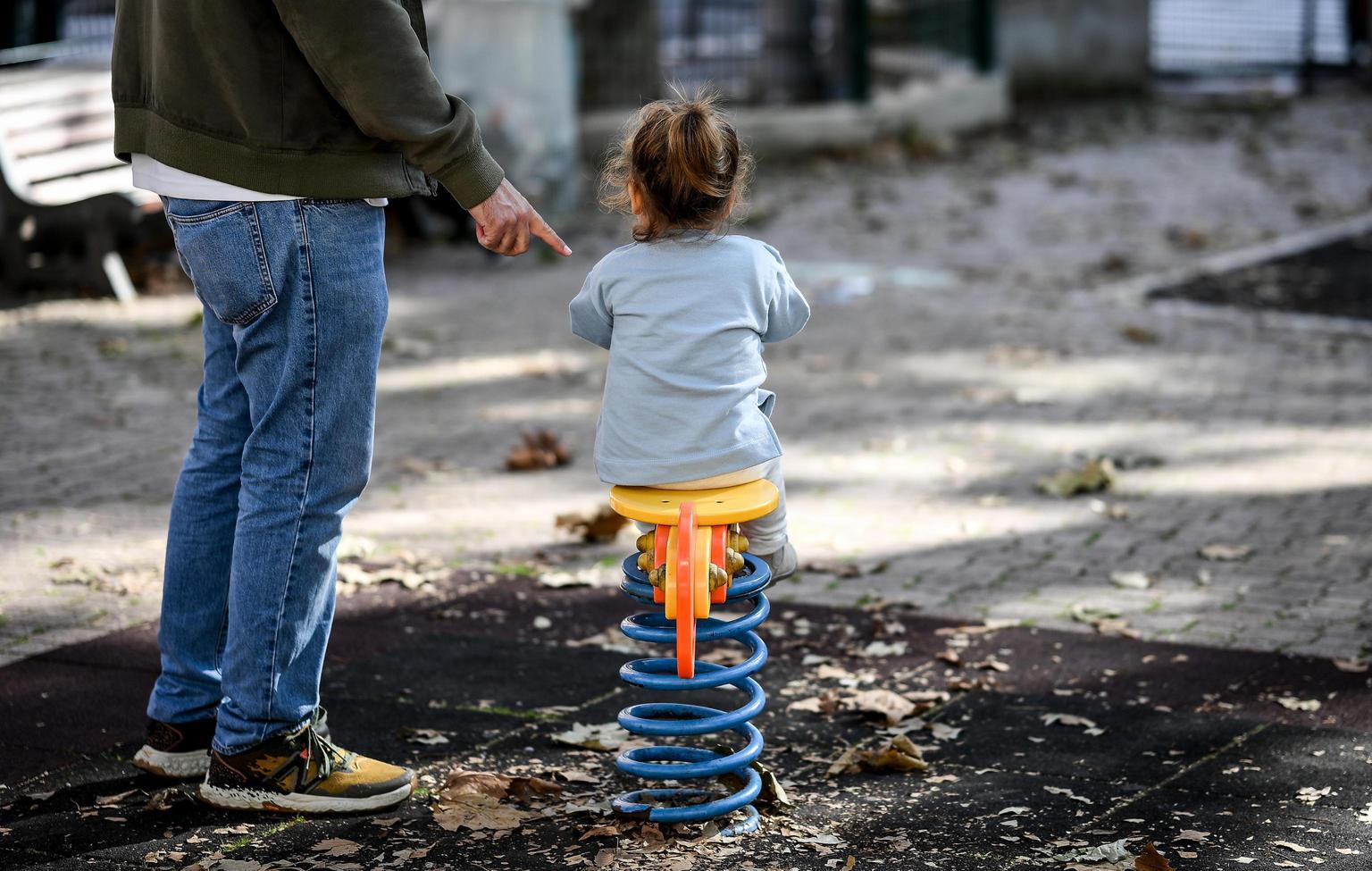 povertà minorile in italia 2024 stabile al 271 cresce tra i bimbi sotto i sei anni