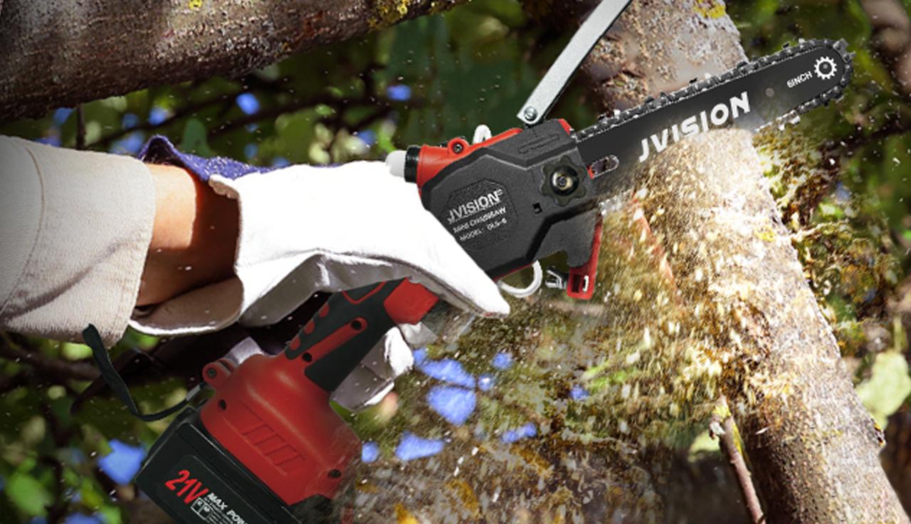 Una mini motosega compatta e sicura: la JVISION a batteria in offerta a meno di 44 euro Una mini motosega compatta e sicura: la JVISION a batteria in offerta a meno di 44 euro