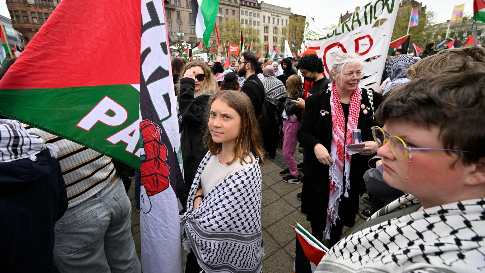 L'eco-attivista Greta Thunberg alla manifestazione pro-Palestina a Malmo, Svezia (Ansa)