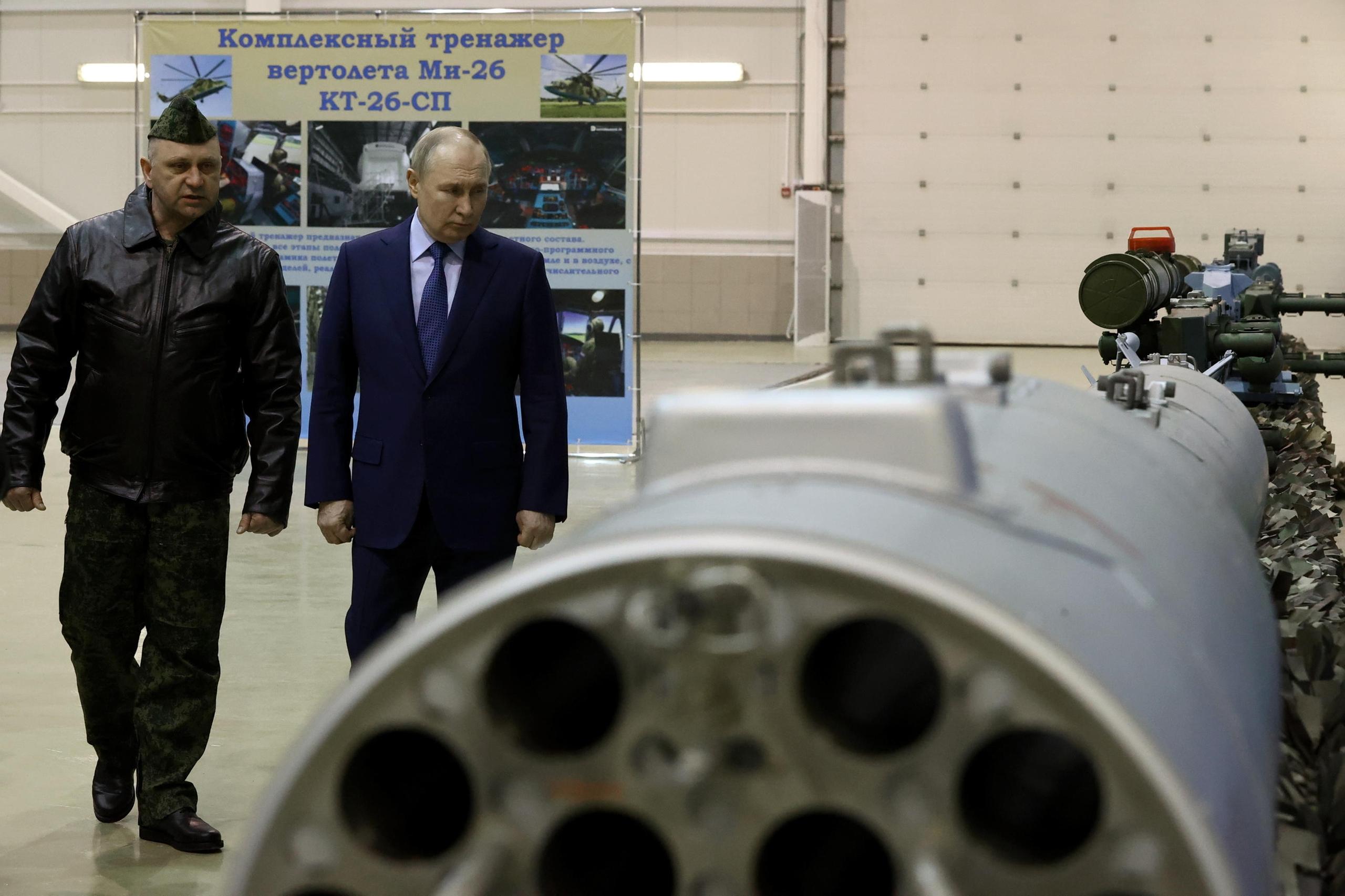 Guerra in Ucraina, la diretta. Putin minaccia: “Pronti a colpire i caccia F 16 anche se in basi Nato”