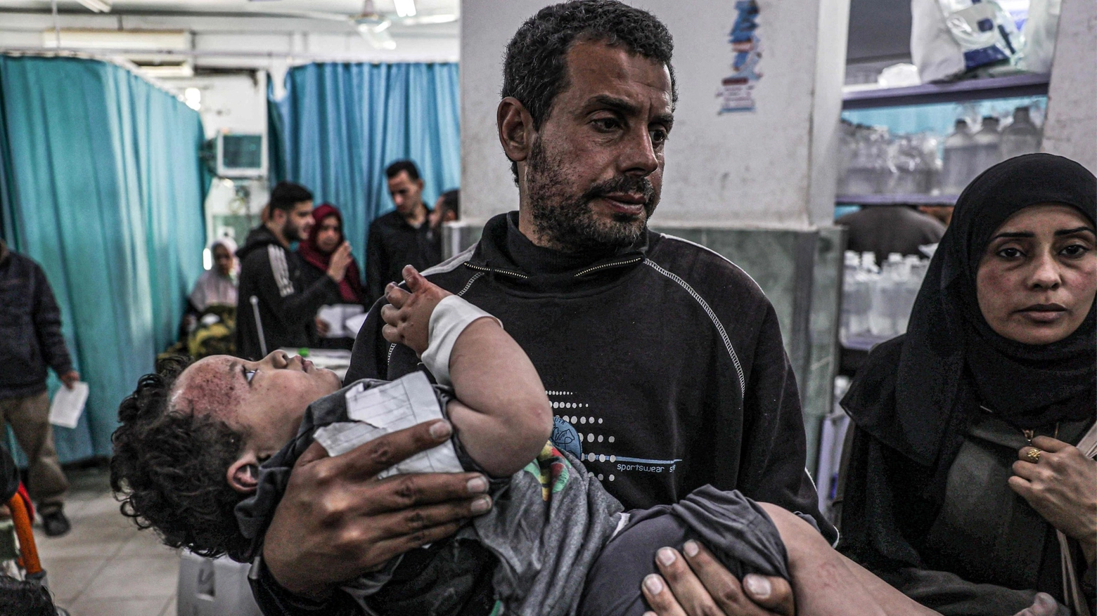Quinto giorno di assedio all'ospedale Al Shifa di Gaza City