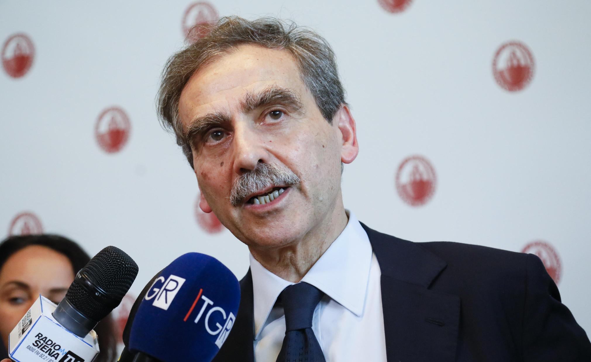 Bce, sì all’Opa Mps Mediobanca. L’ipotesi: si parte da inizio luglio Bce, sì all’Opa Mps Mediobanca. L’ipotesi: si parte da inizio luglio