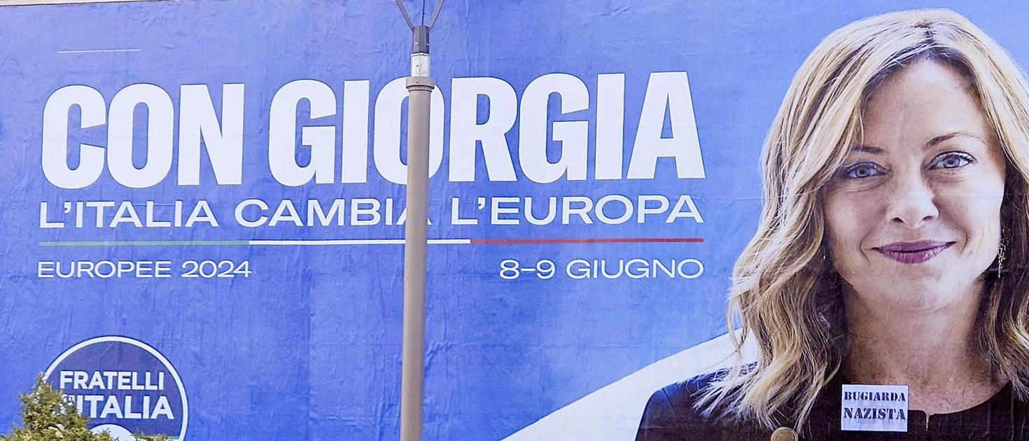 La premier sarà candidata alle Europee. Oggi l’annuncio a Pescara. Presenti in platea anche il leader di Forza Italia Tajani e quello della Lega Salvini.