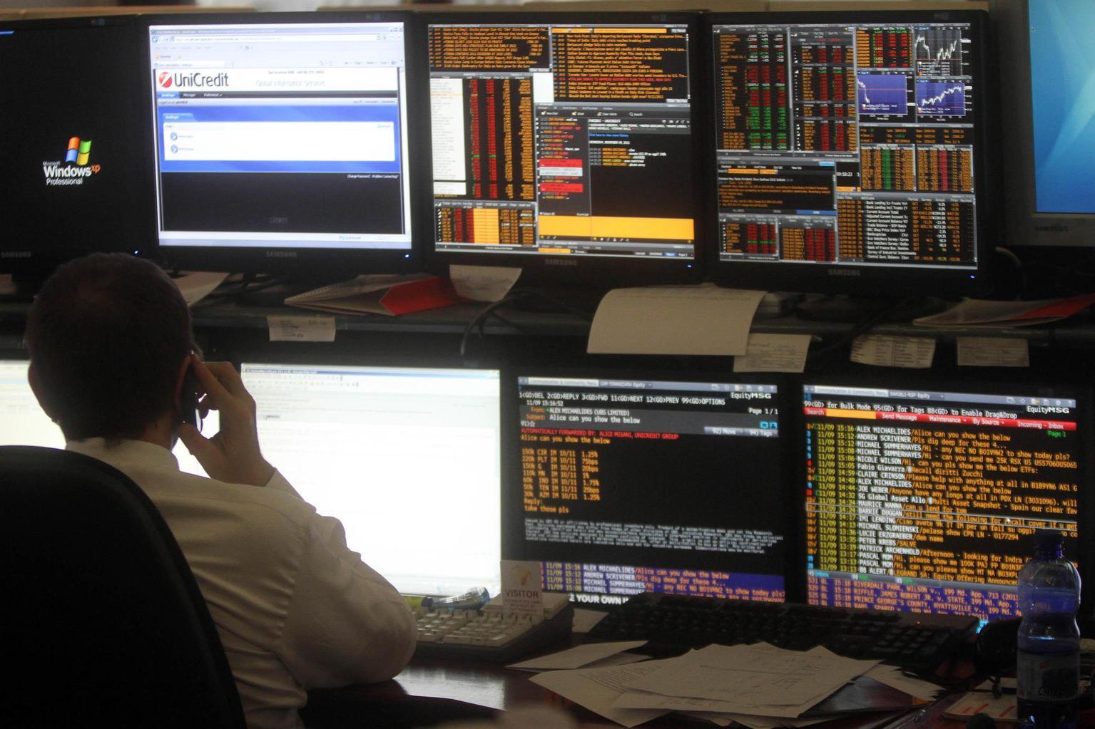 Lo spread Btp Bund si stringe a 94,8 punti Lo spread Btp Bund si stringe a 94,8 punti