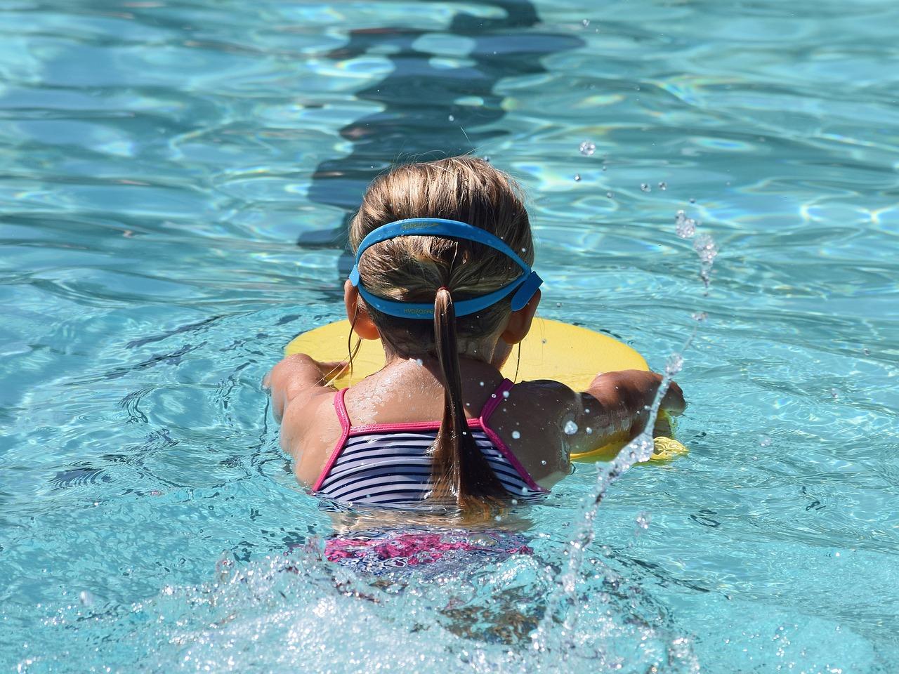 Cinque bambini ricoverati dopo un bagno in piscina a Roma: il più grave è in terapia intensiva Cinque bambini ricoverati dopo un bagno in piscina a Roma: il più grave è in terapia intensiva