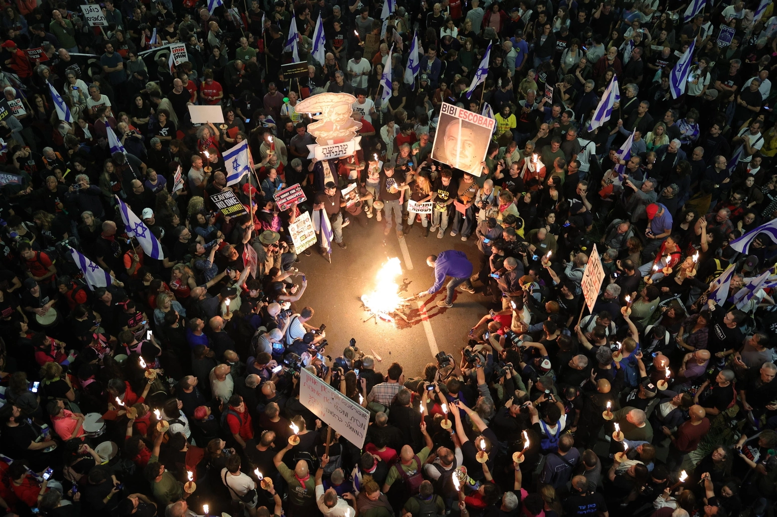 Tel Aviv in centomila chiedono le dimissioni del governo
