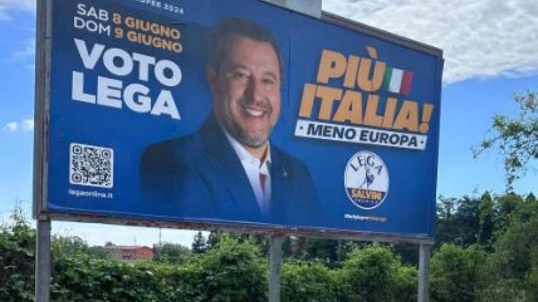 Lega conferma all'unanimità simbolo con Salvini per le Europee