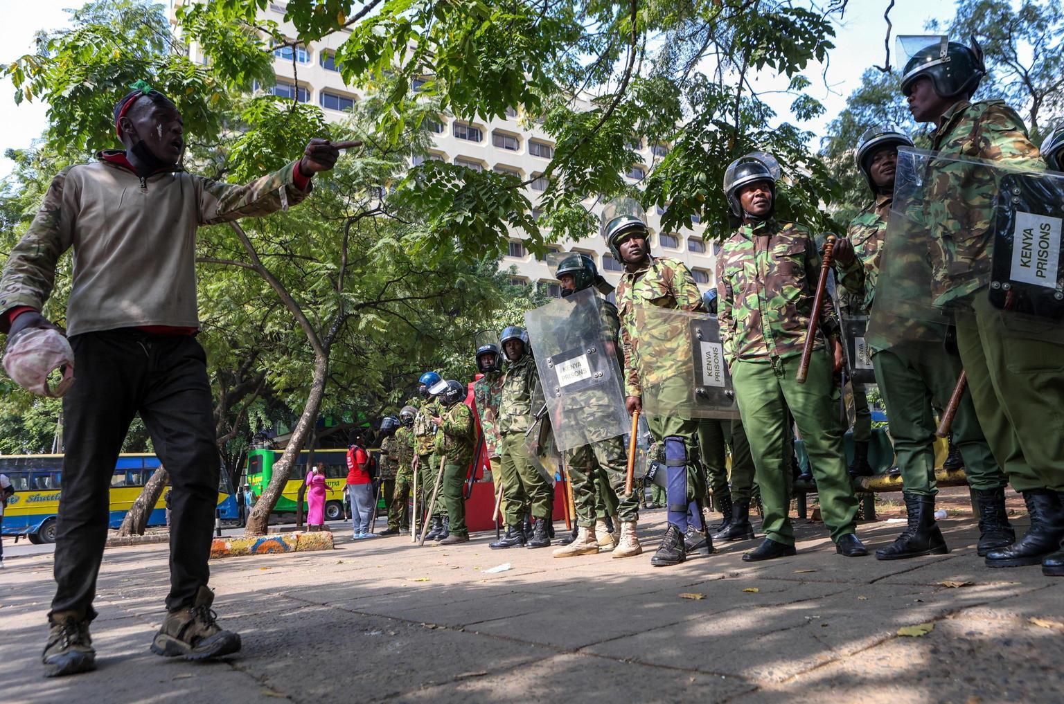 Proteste in Kenya, attaccata la sede di Ong per i diritti umani Proteste in Kenya, attaccata la sede di Ong per i diritti umani