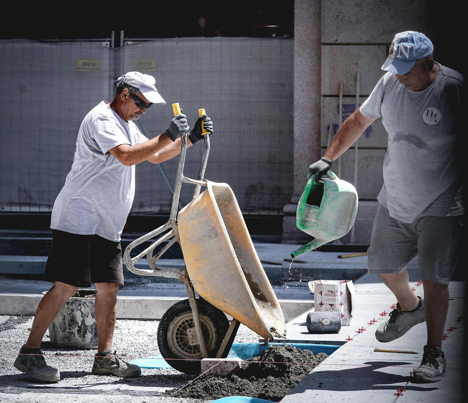 Operaio si accascia e muore in un cantiere nel Frusinate Operaio si accascia e muore in un cantiere nel Frusinate