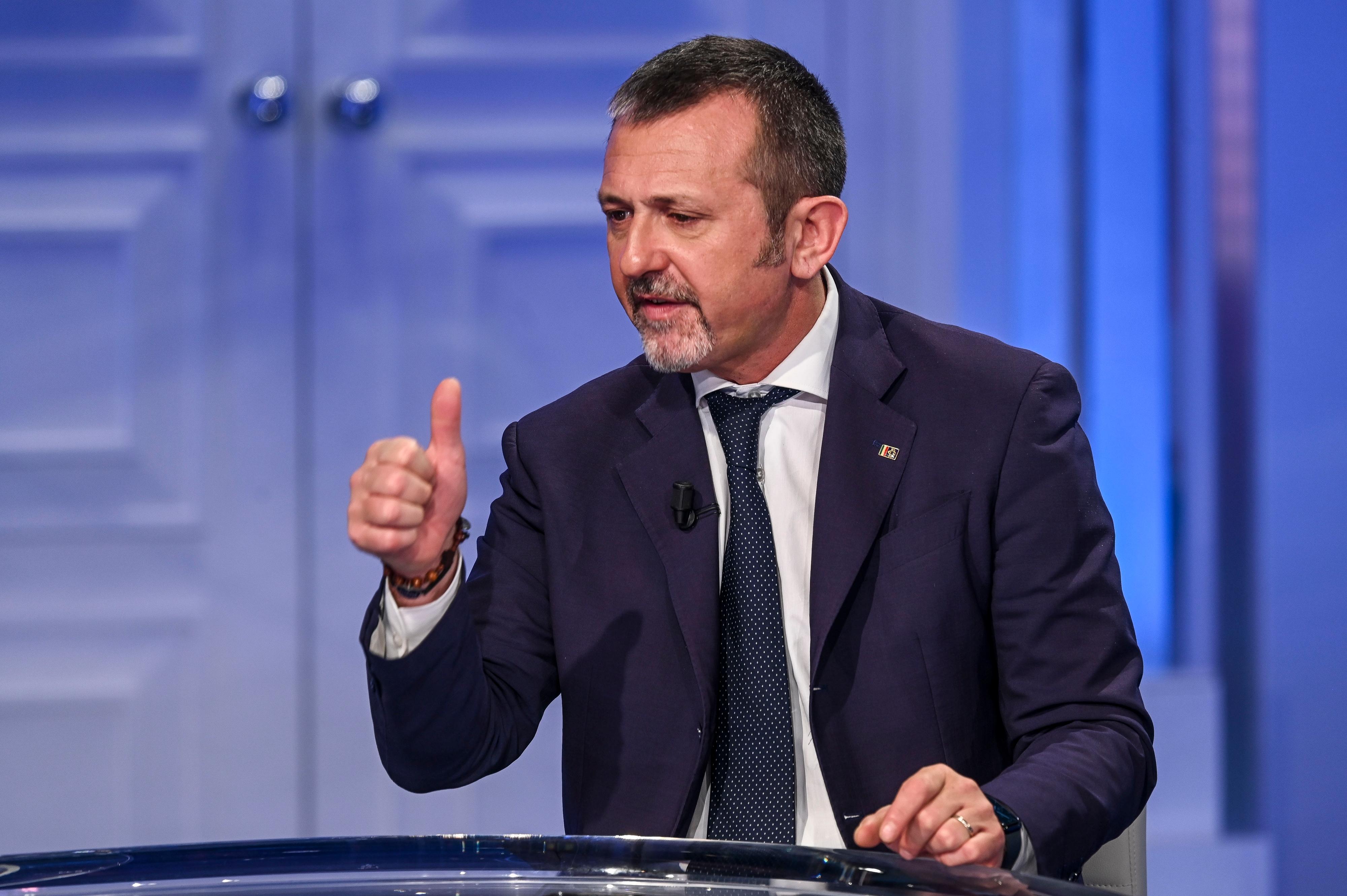 Carceri, fucili antidroni per intercettare la droga. Delmastro: “Squadre di intervento rapido per gli eventi critici” Carceri, fucili antidroni per intercettare la droga. Delmastro: “Squadre di intervento rapido per gli eventi critici”