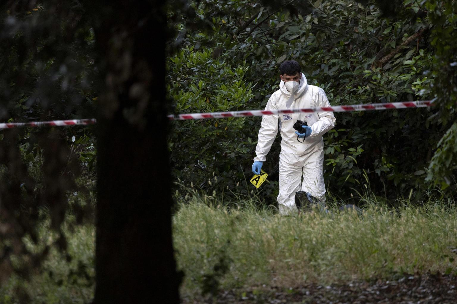 Bimba trovata morta a Roma, forse strangolata Bimba trovata morta a Roma, forse strangolata