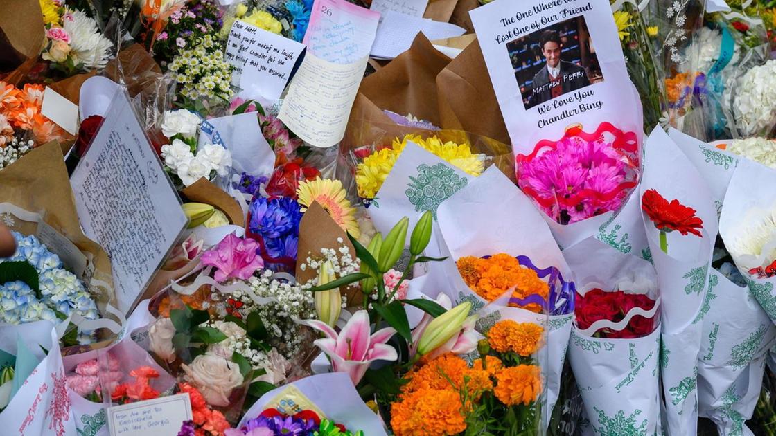 Polizia di Los Angeles e Dea indagano su morte di Matthew Perry