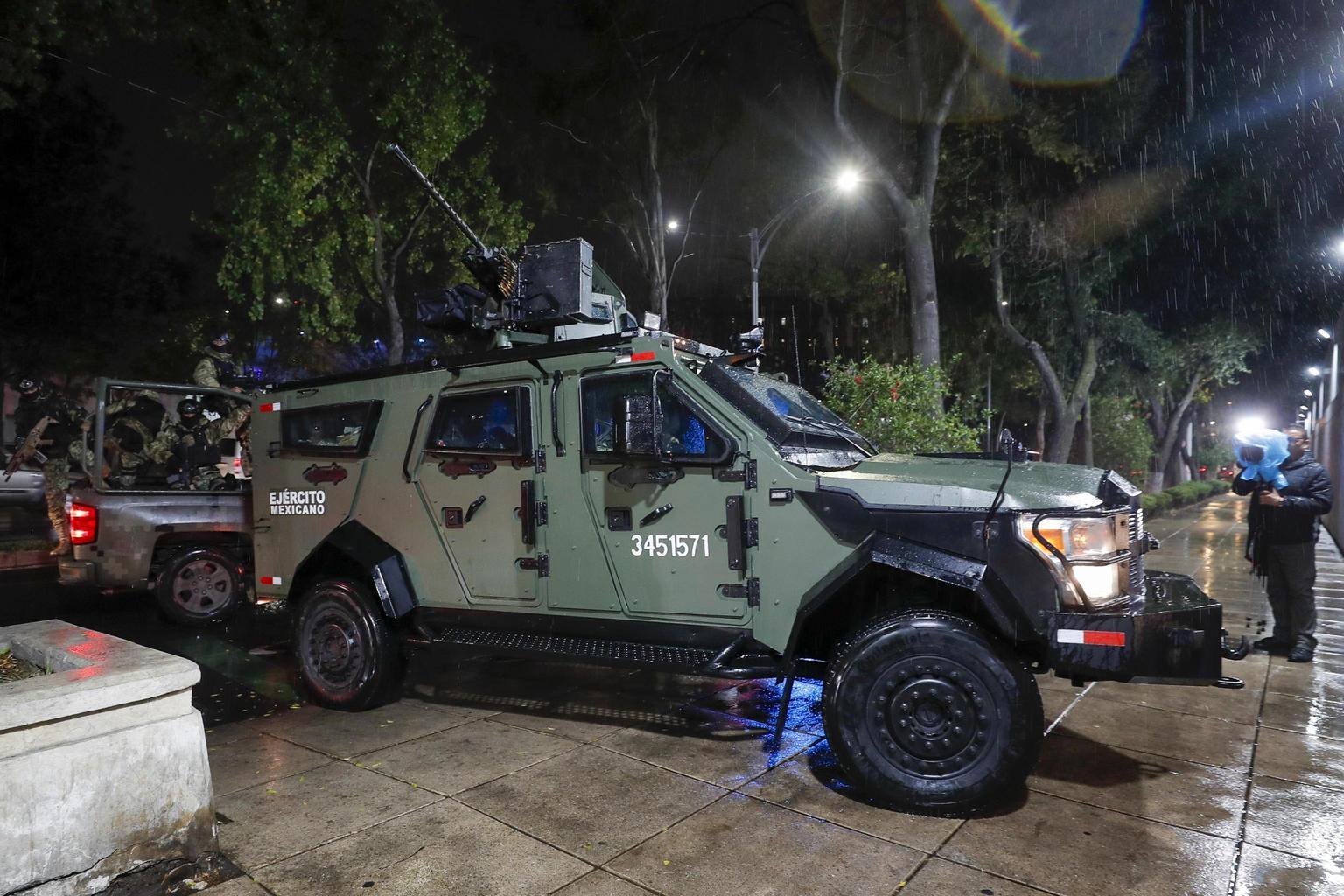 Esplosione di una mina a Michoacán: morti otto militari messicani Esplosione di una mina a Michoacán: morti otto militari messicani