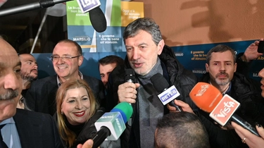 Risultati definitivi elezioni Abruzzo 2024 in diretta: il centrodestra tiene, Marsilio riconfermato col 53,5%. “Avevamo una marcia in più”. Meloni: “Orgoglio”