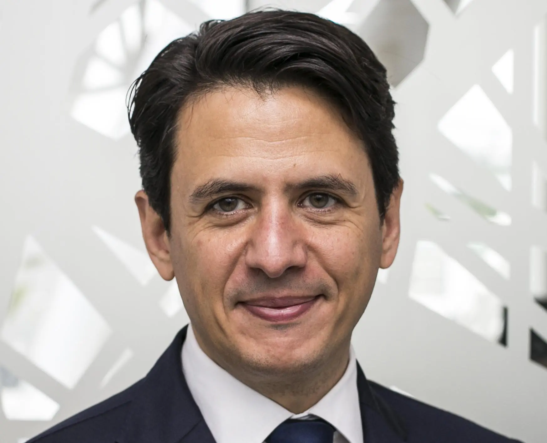 L’analisi dell’economista: "Uscire dal fondo è una sciagura"