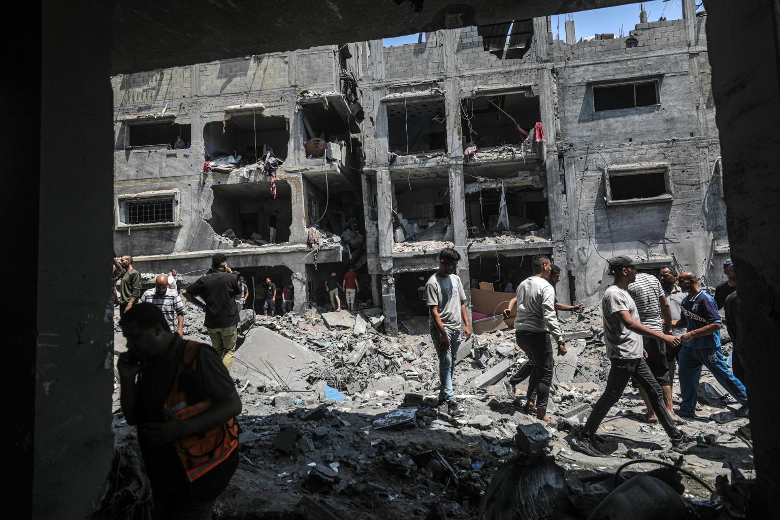 hamas attacchi israeliani a gaza 43 morti 
