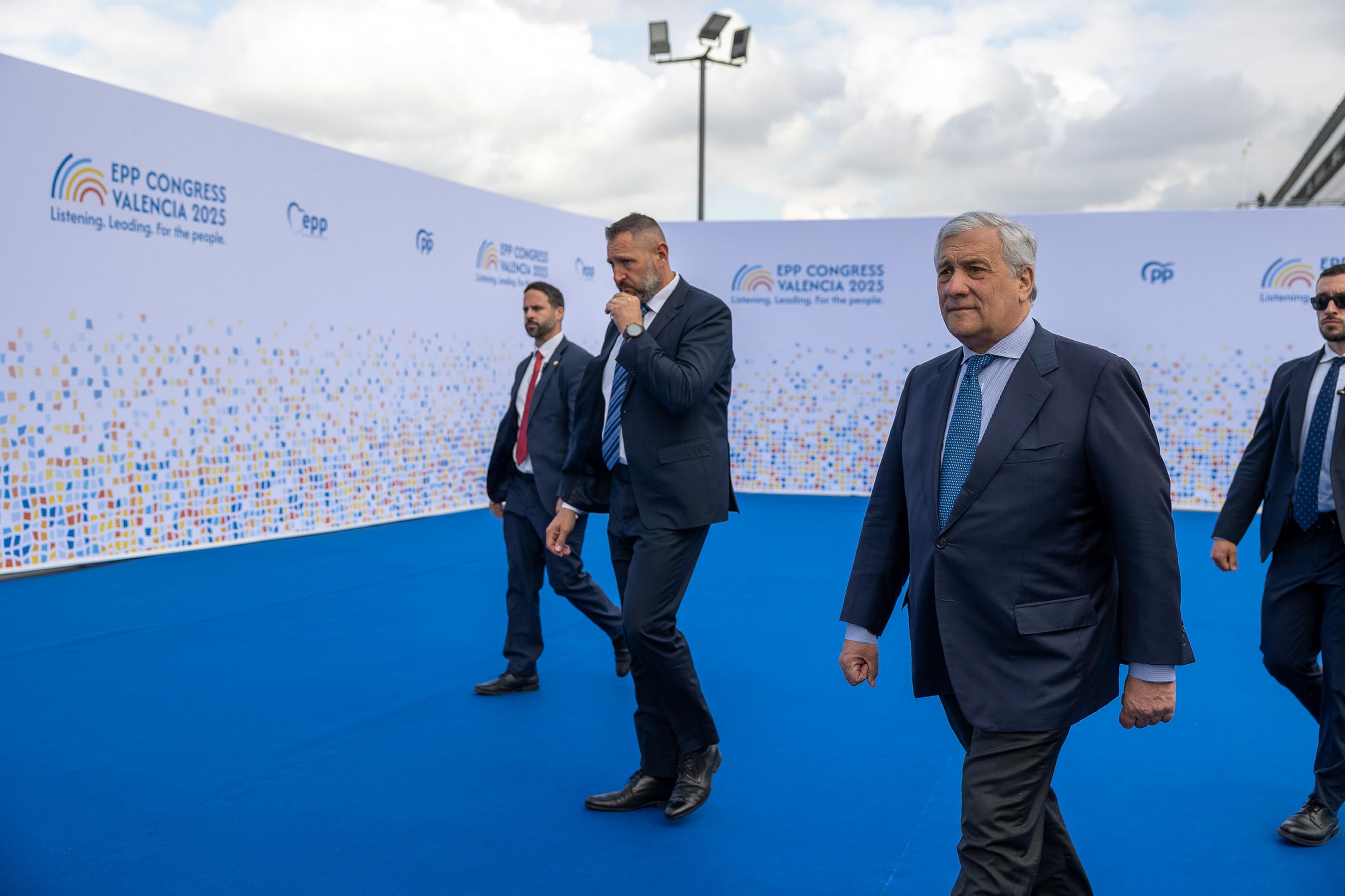 Congresso del da Quotidiano.net al congresso del ppe a velencia la lotta tra i 12 candidati per i 10 posti da vicepresidente