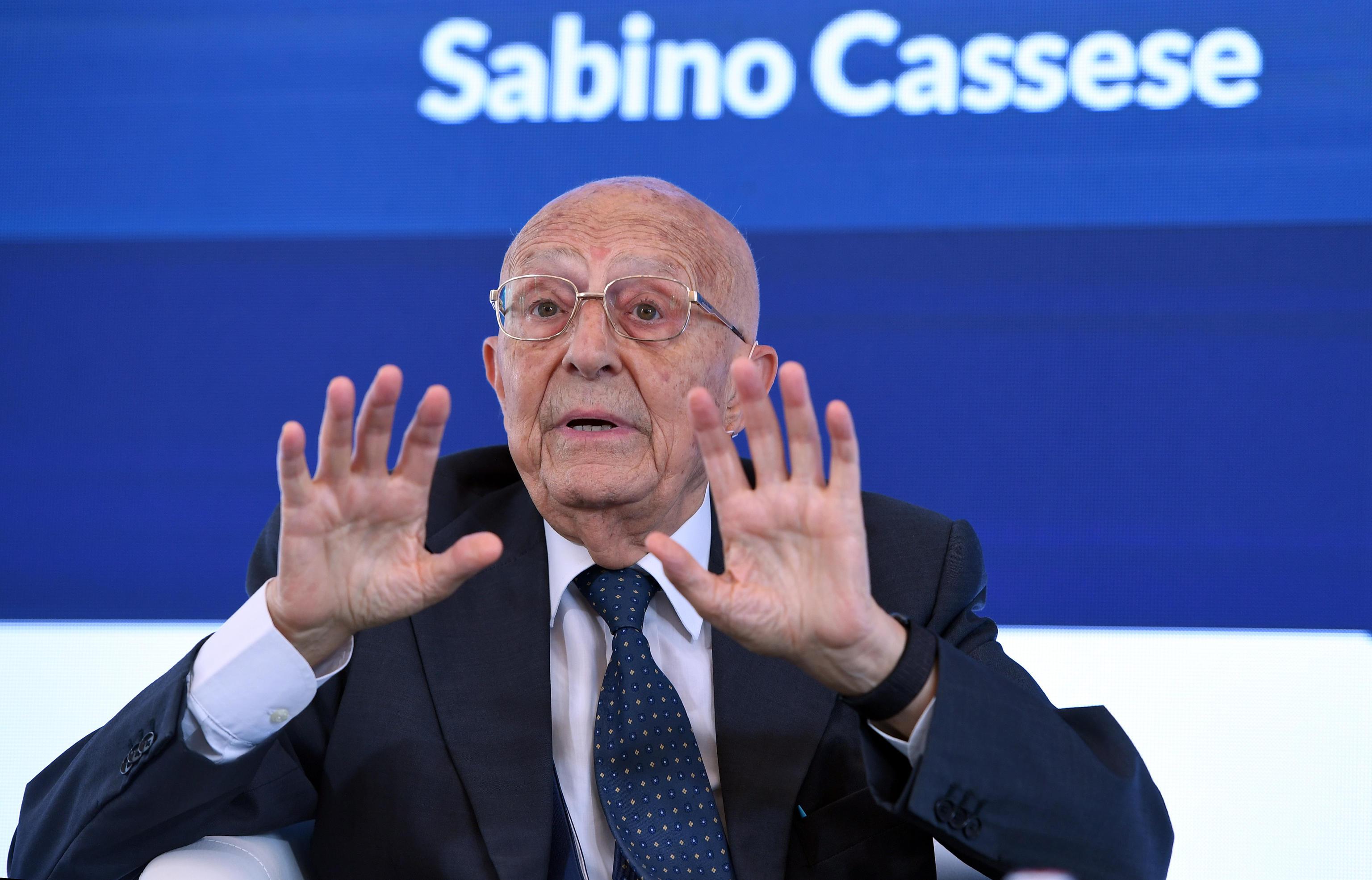 Riforma della Giustizia, l’analisi di Sabino Cassese: “Conflitto agitato da toghe militanti” Riforma della Giustizia, l’analisi di Sabino Cassese: “Conflitto agitato da toghe militanti”