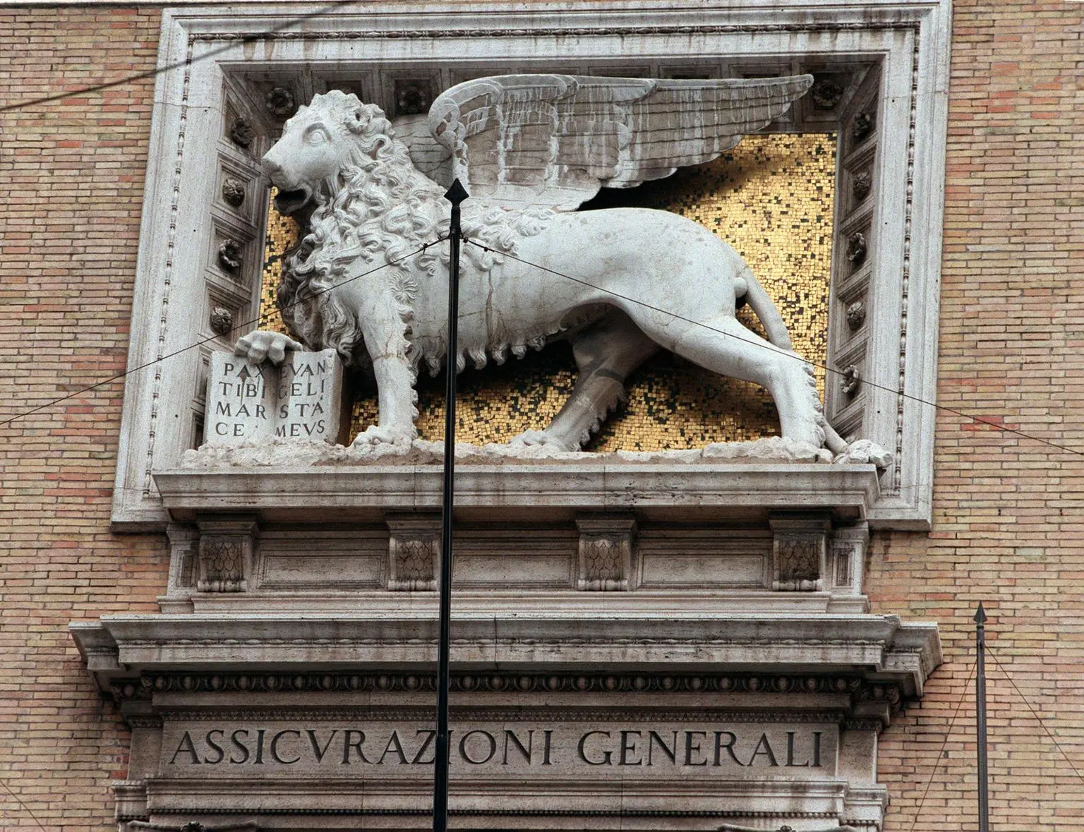 Generali: Premi Lordi a 26,5 Miliardi nel Primo Trimestre, Utile Netto Cresce del 7,6%